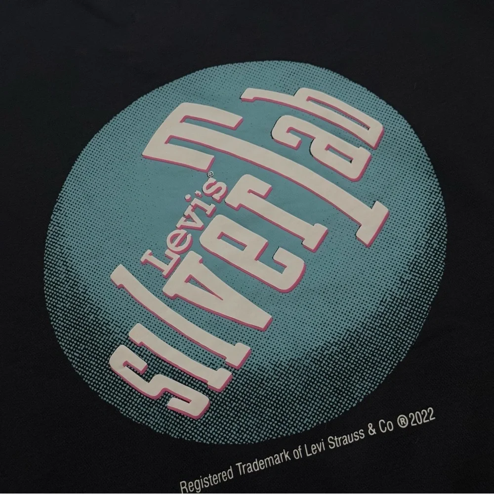 Levi’s Black Silvertab Graphic